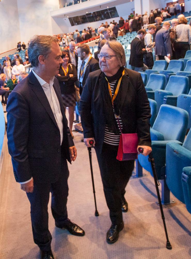 Hon sågs som en profil i Folkpartiet, som sedan blev Liberalerna, där hon var aktiv sedan 1998. Här tillsammans med dåvarande partiledaren Jan Björklund på partiets riksmöte.
