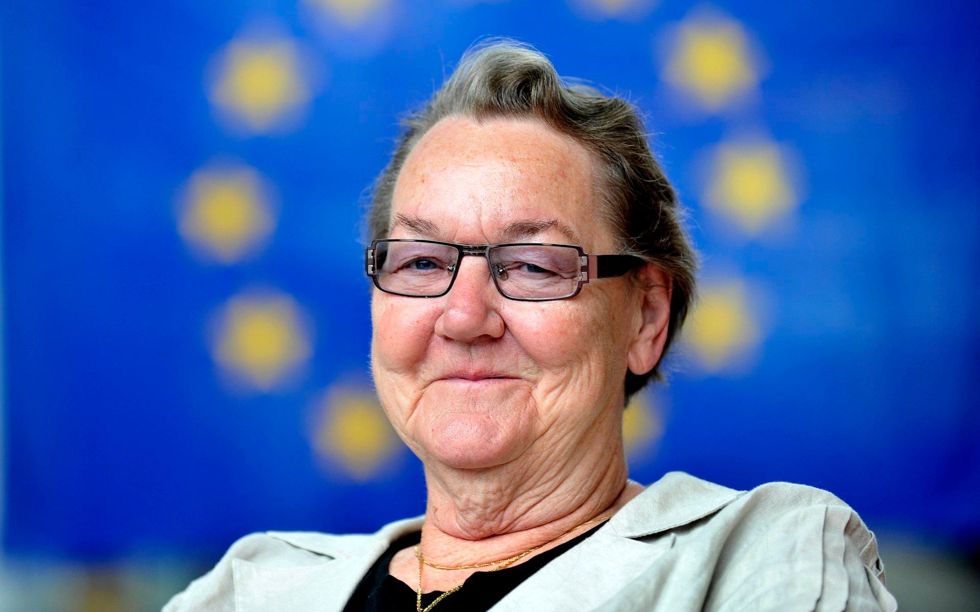 Hon satt som ledamot i EU-parlamentet i tre mandatperioder, där den sista avslutades i förtid. 2014 valdes hon in för sista gången och 2015 avgick hon på grund av hälsoskäl.