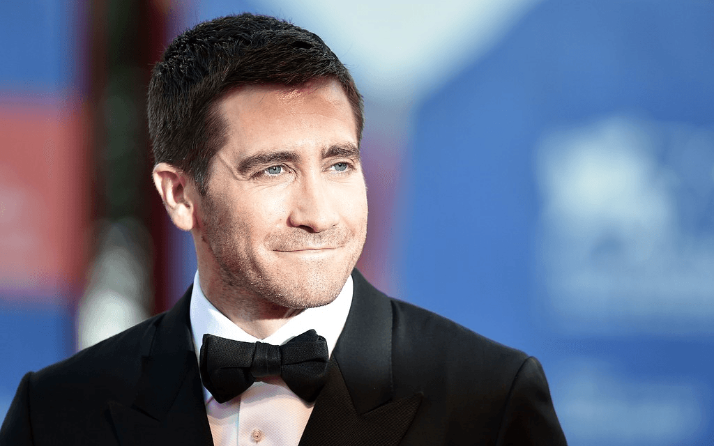 Jake Gyllenhaal såg ut att trivas i vimlet. Och solen.