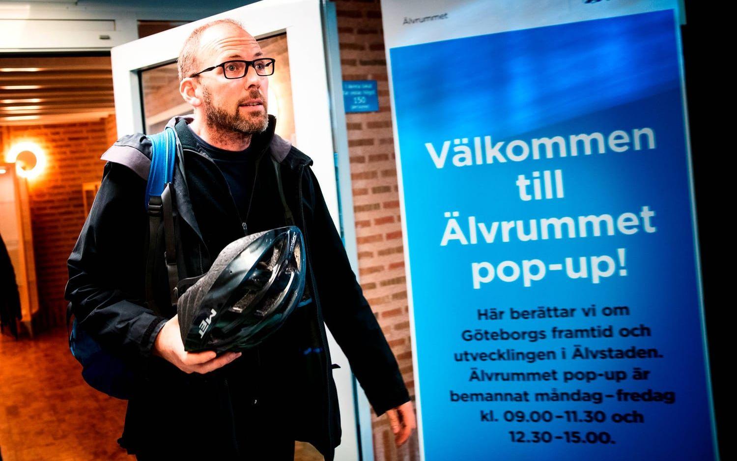 Miljöpartiets Henrik Munck valde till sist att lägga ned sin röst i budgetomröstningen. Bild: Anders Ylander