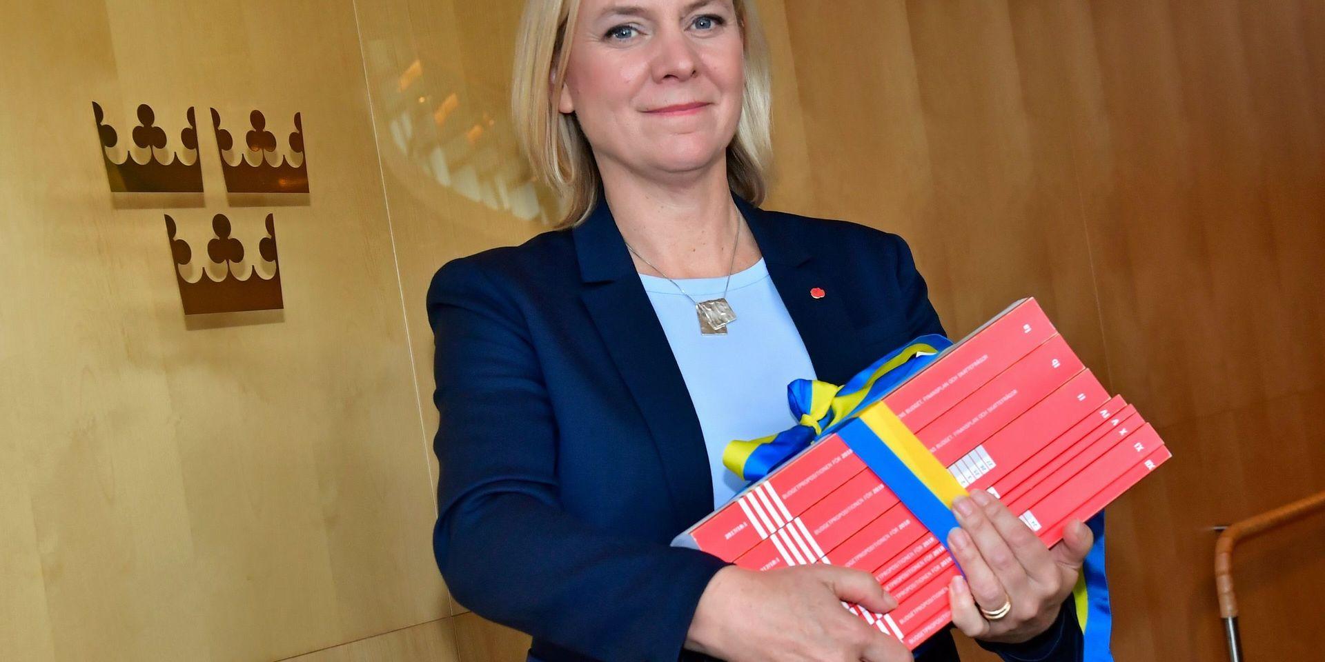 Finansminister Magdalena Andersson presenterade reformer för 4,5 miljarder i vårändringsbudgeten. Dessa finansieras genom besparingar och höjda skatter. 