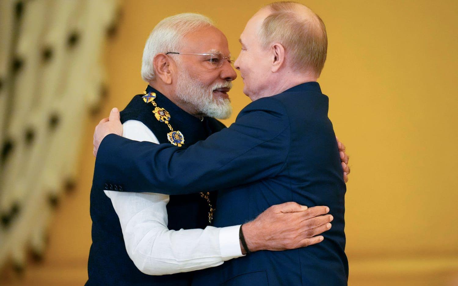 Den kritiserade omfamningen mellan Modi och Putin i Moskva den 9 juli.