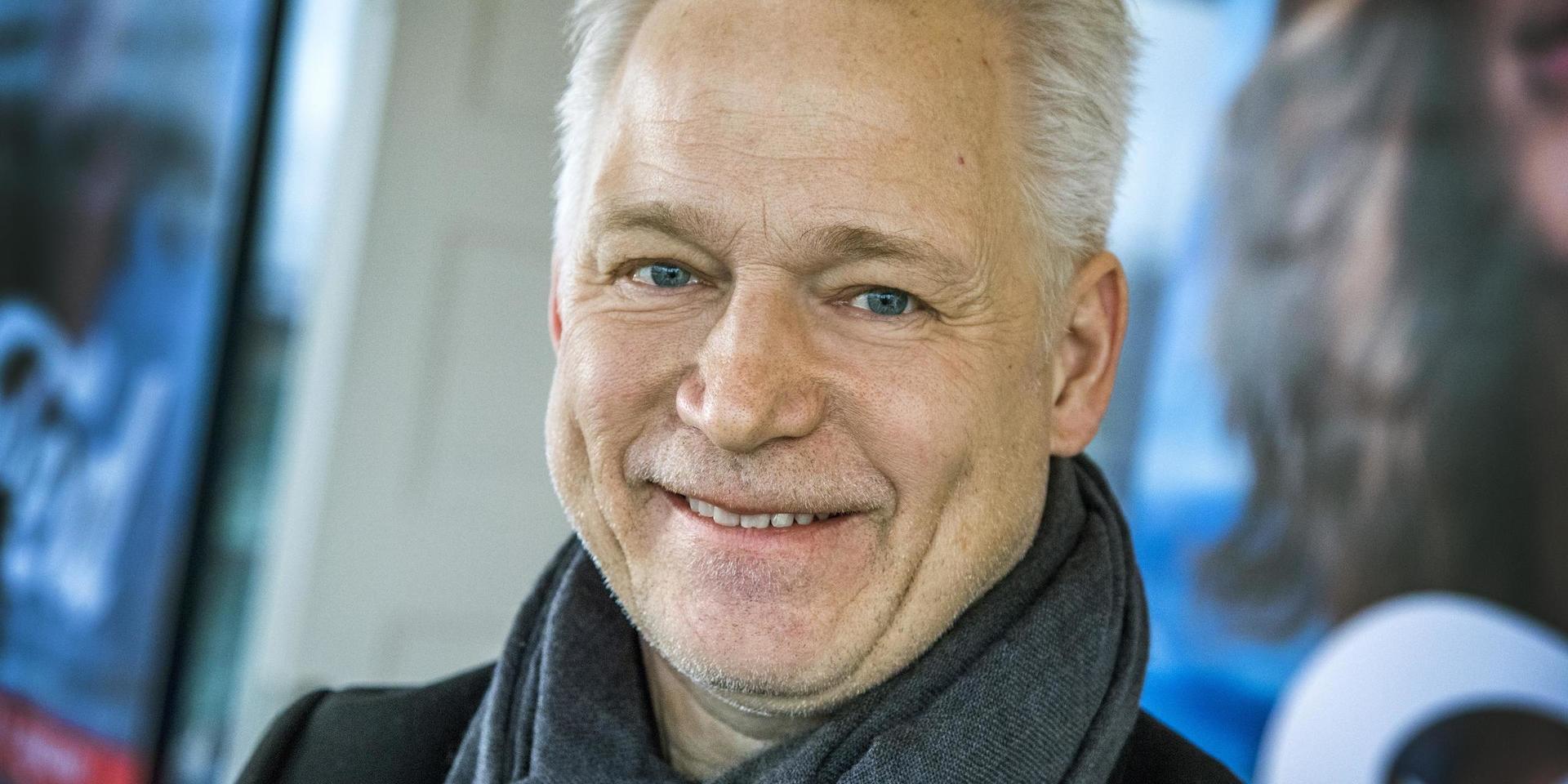 Hannes Holm regisserar nyfilmatiseringen av ”Sagan om Karl Bertil Jonssons julafton”. 