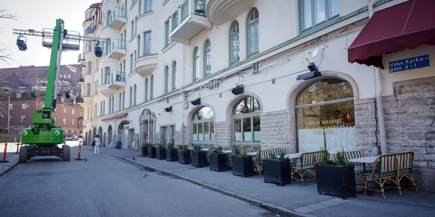 Vasa Kyrkogata och restaurangen Levantines uteservering.
