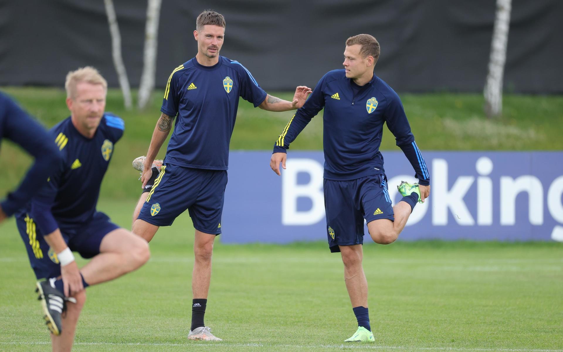 Marcus Berg och Viktor Claesson tränar med landslaget i Göteborg, inför Sveriges avslutande gruppspelsmatch i fotbolls-EM.