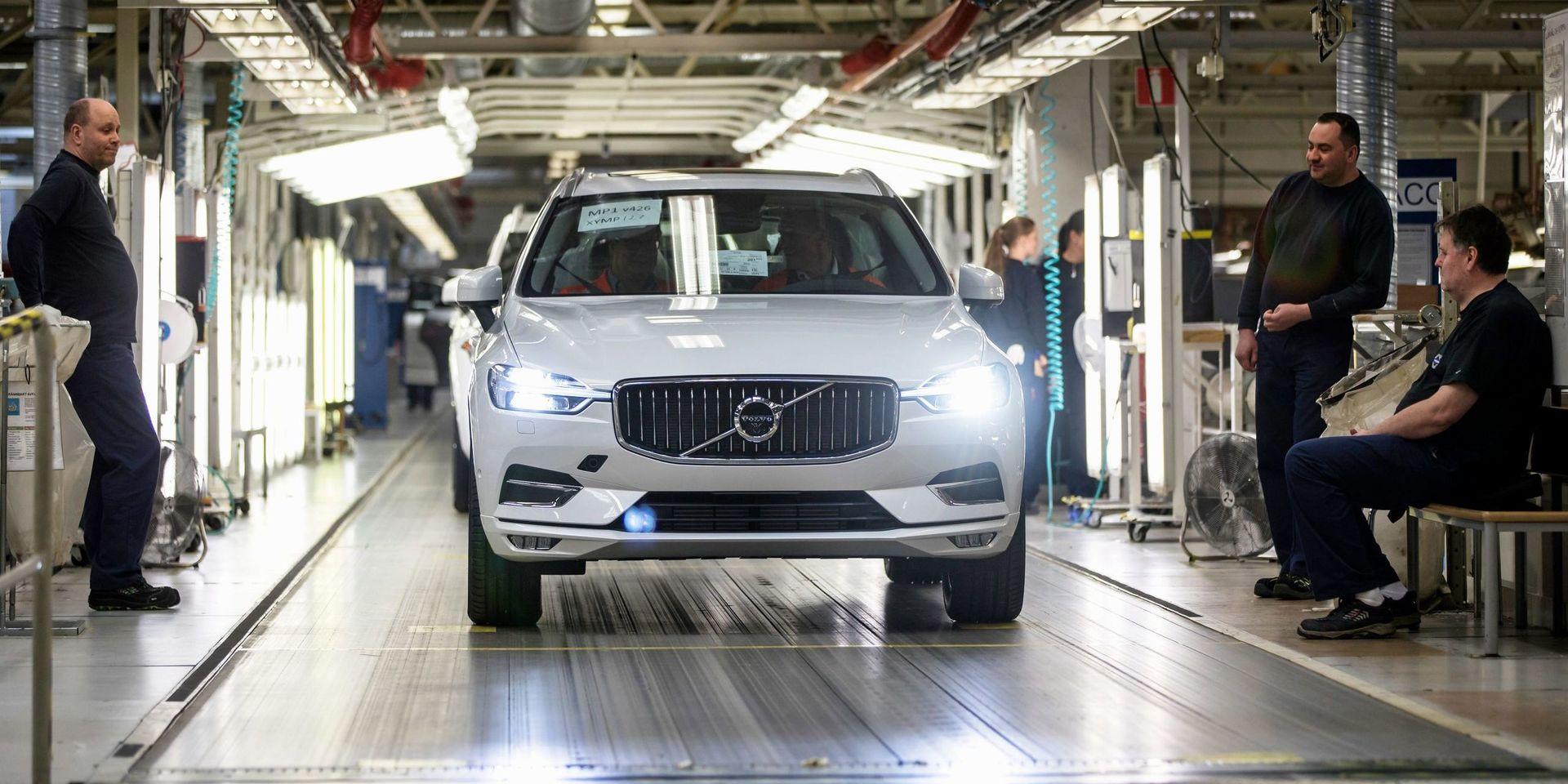 Volvo Cars fortsatta framgångar är en av förklaringarna till att den goda konjunkturen fortsätter i Göteborgsregionen enligt Unionens konjunkturrapport. På bilden syns produktion av storsäljaren XC60 i Torslanda.