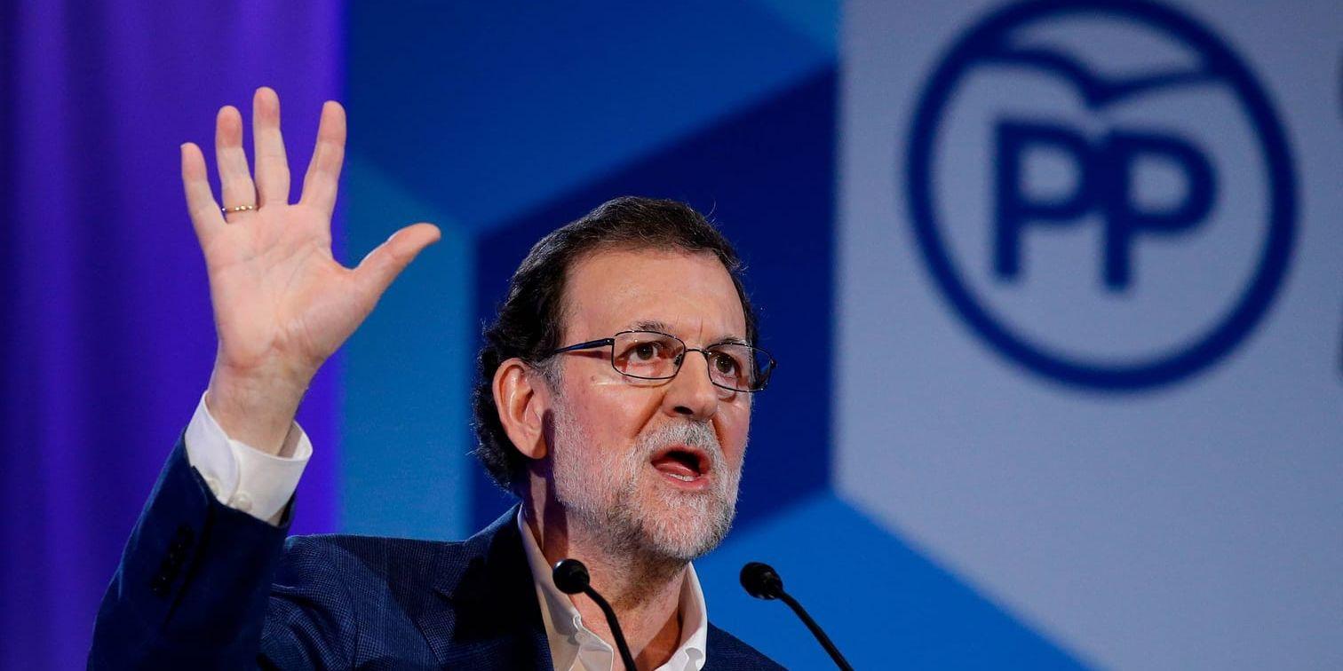 Spaniens premiärminister Mariano Rajoy har kallats som vittne i ett korruptionsmål om organiserad brottslighet i hans parti.