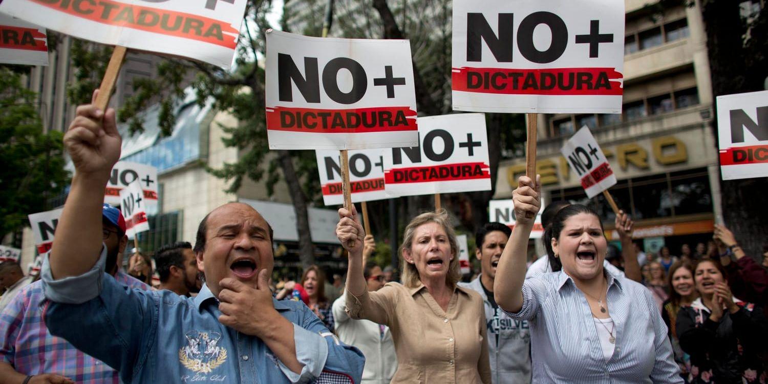 Demonstration mot Maduroregimen i Venezuelas huvudstad Caracas på onsdagen.