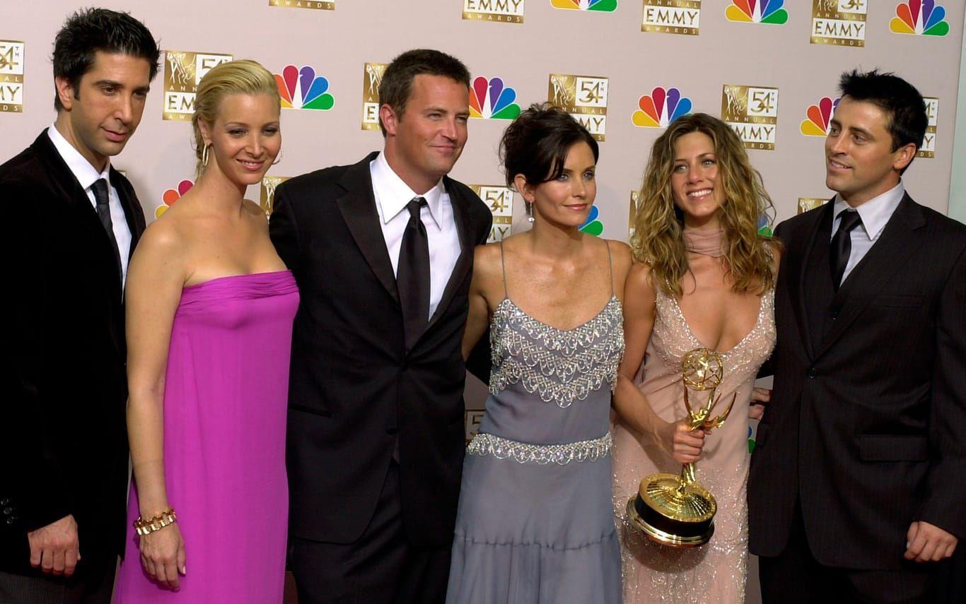 2002 vann ”Vänner” pris för ”outstanding comedy series” på Emmy-galan. 2004 lades serien ner men i år kommer ett nyinspelat specialavsnitt att sändas den 27 maj.