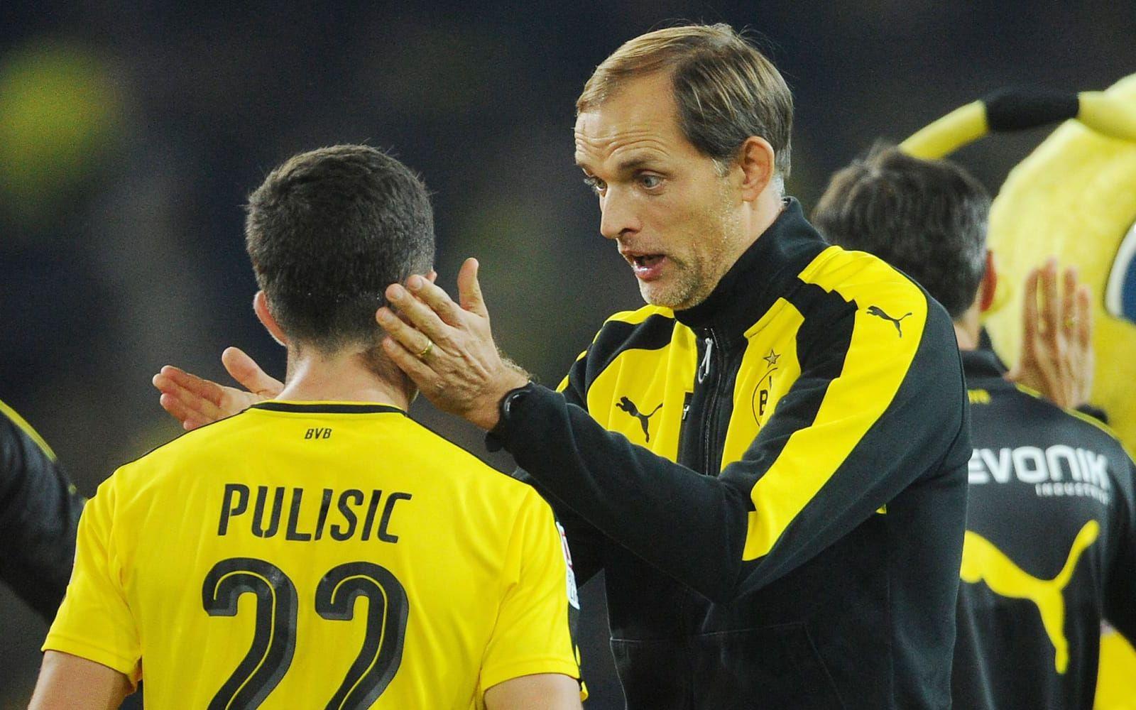 Dortmunds coach Thomas Tuchel, tillsammans med en av många talanger, amerikanen Christian Pulisic. Foto: Bildbyrån