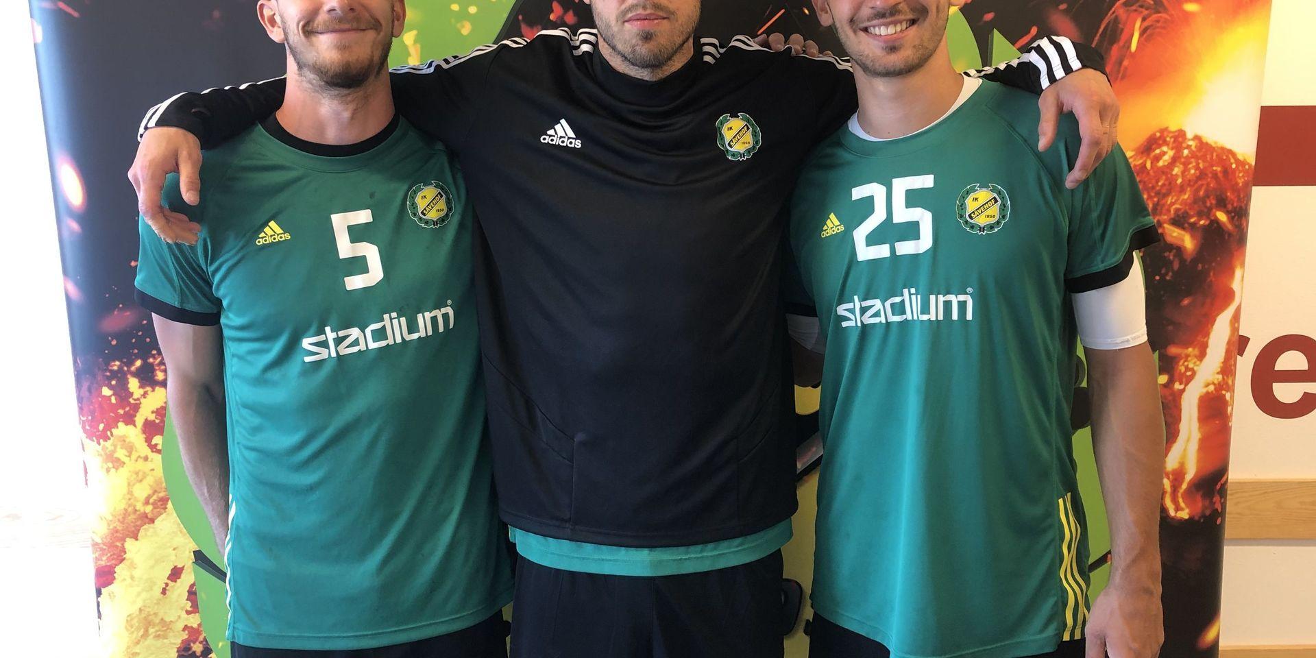 András Koncz och Stefan Sunajko tillsammans med Jonas Larholm på plats i Partille Arena inför träning under torsdagen. 