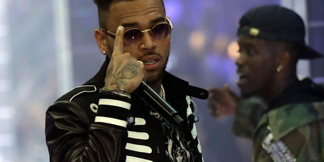 Chris Brown häktades misstänkt för att ha våldtagit en kvinna. Arkivbild.