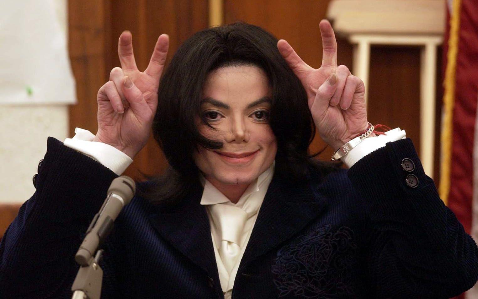 Michael Jacksons eftermäle – odödlig popikon och barnvåldtäktsanklagad – förblir tudelat. Bild från december 2002.