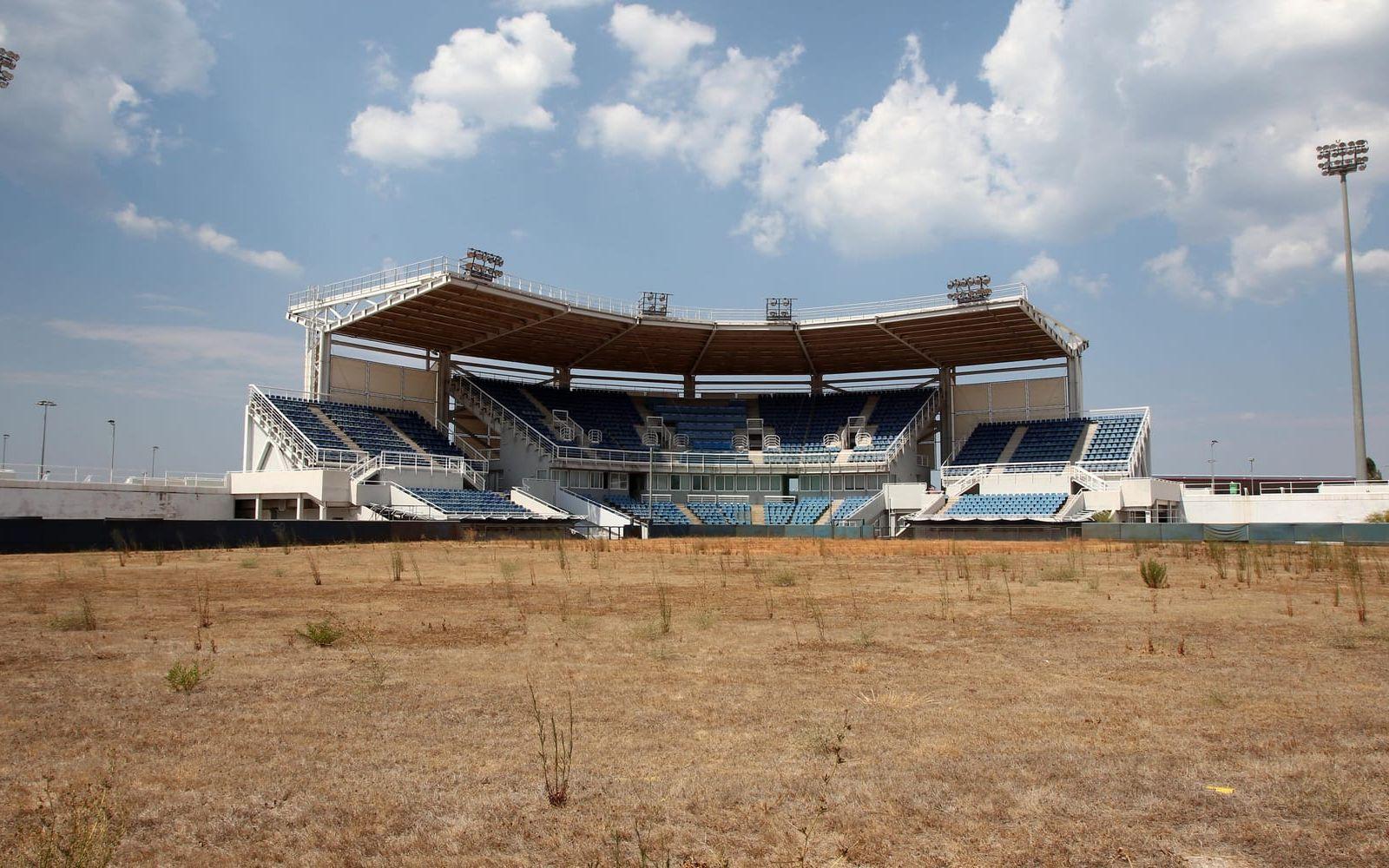 Softboll var en del av det olympiska programmet 1996-2008. I Aten spelades turneringen på den här arenan, som i dag är en sorglig syn. Foto: TT