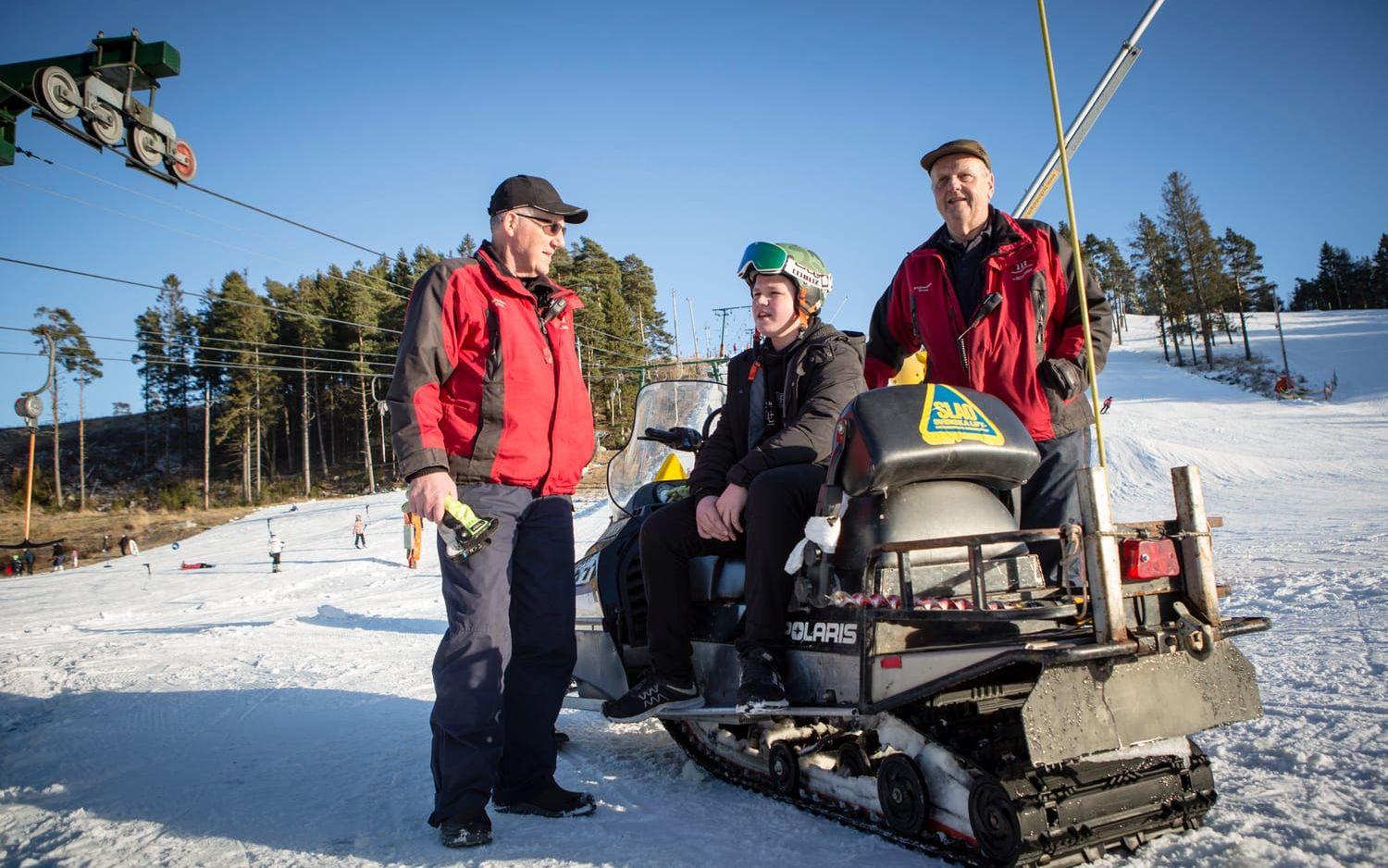 Gör det möjligt. Bernt Adielsson, Alfred Fritzon och Sven Nilsson arbetar ideellt på Göteborgs närmaste skidanläggning, 2,5 mil från Göteborgs central.