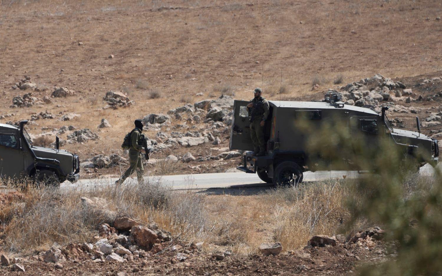 Israeliska soldater nära den palestinska byn al-Mughayyir i augusti 2025.