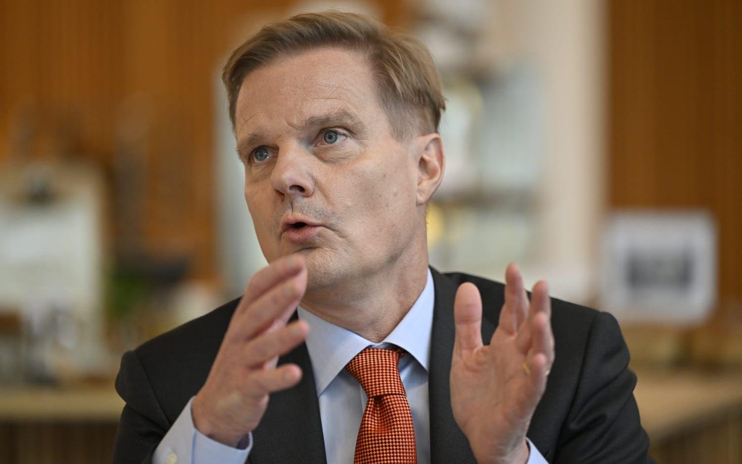 Swedbank, med vd och koncernchef Jens Henriksson, redovisar kvartalssiffror. Arkivbild