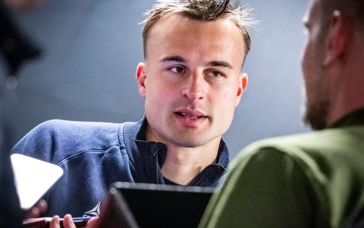 Sirius lagkapten Henrik Rönnlöf Castegren stängs av i två matcher.
