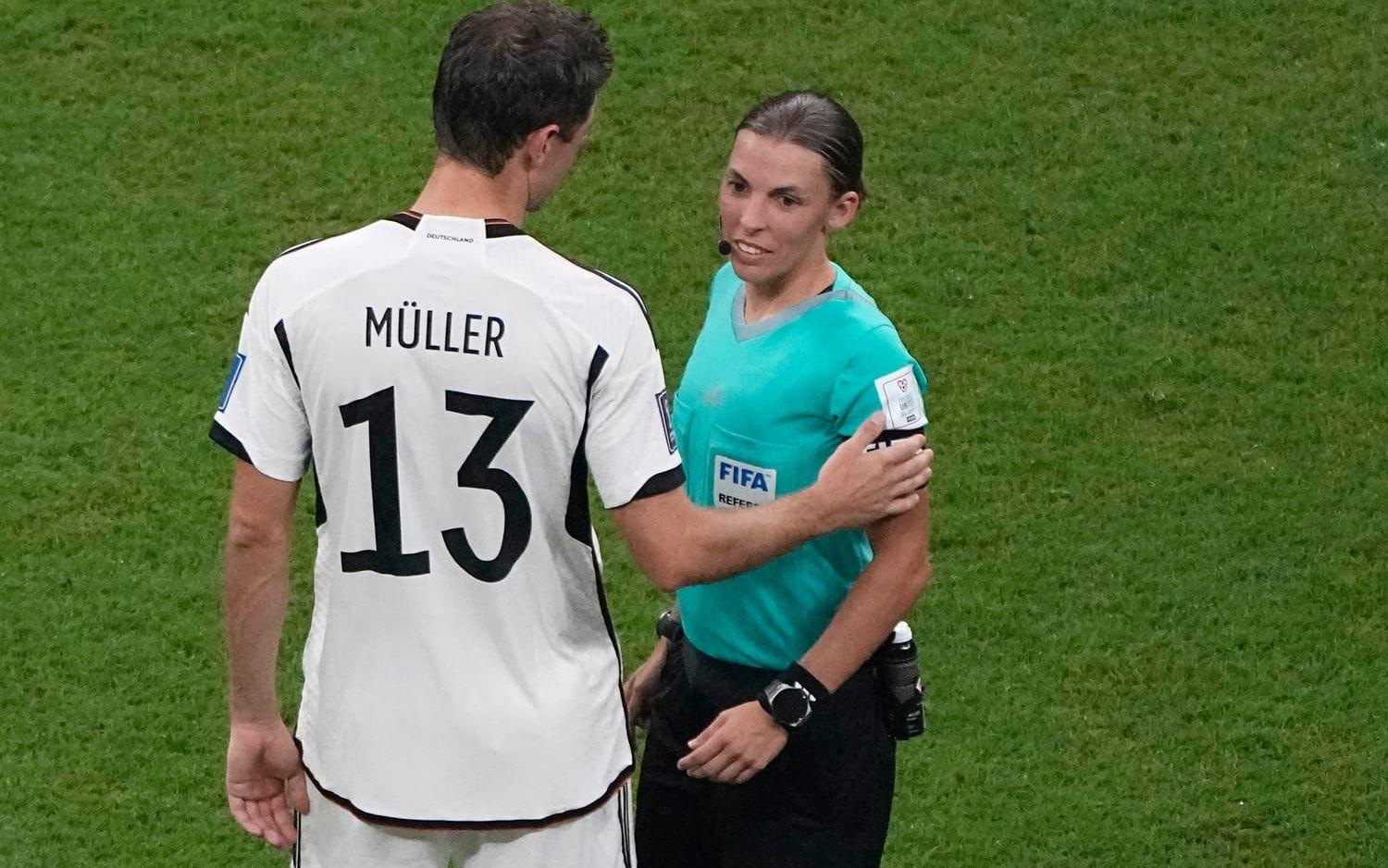 Stéphanie Frappart dömde matchen mellan Costa Rica och Tyskland. 