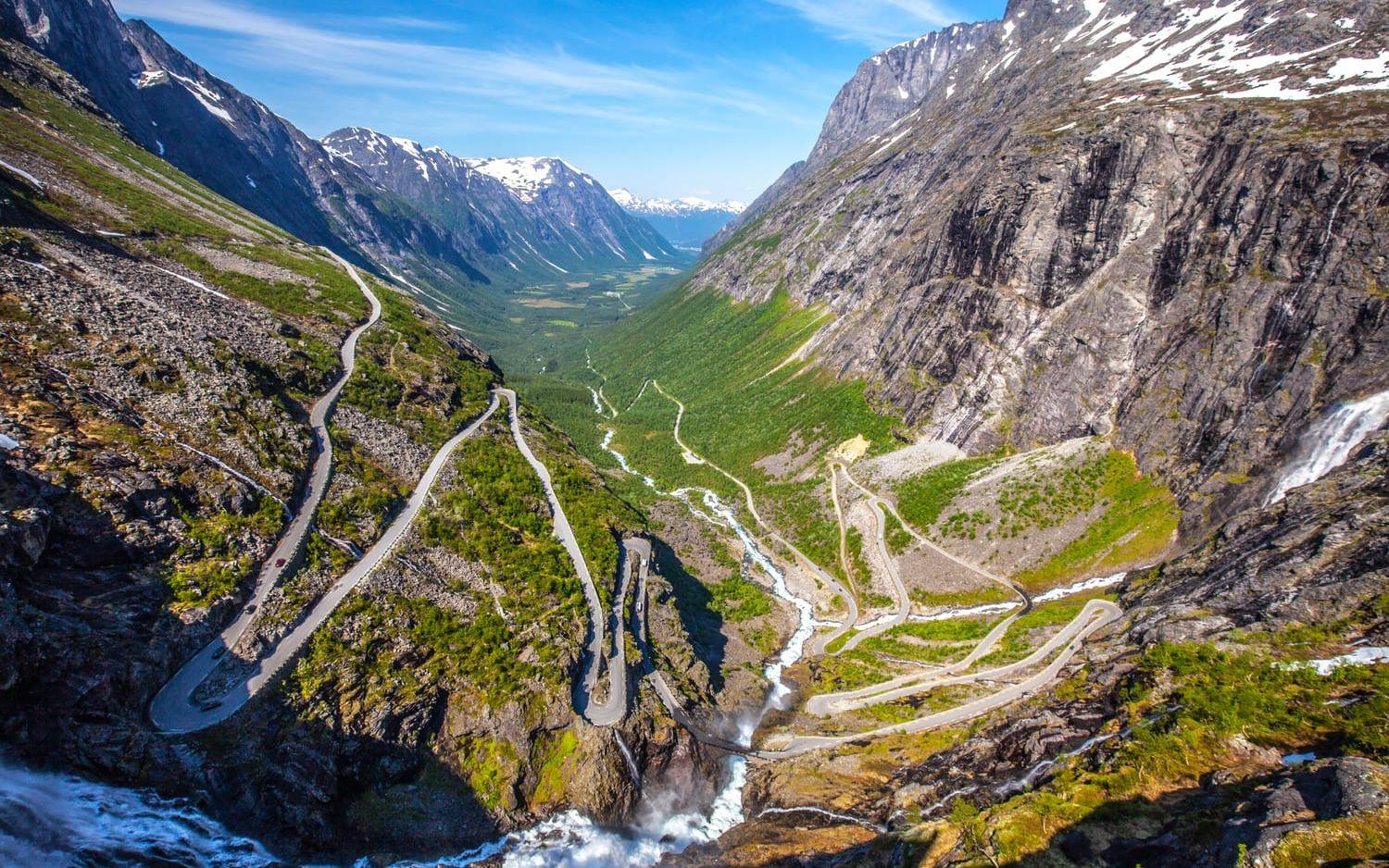 Trollstigen är berömd för sina hårnålskurvor. Arkivbild. 