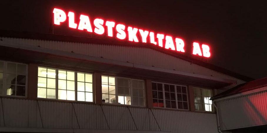 Ingen tvekan om vad man sysslar med här i Sävedalen. 1981 flyttade företaget in i den egna fastigheten.