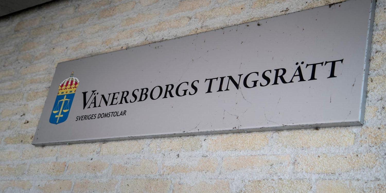 När rättegången avslutades på onsdagen i Vänersborgs tingsrätt yrkade åklagaren på livstids fängelse för den man som misstänks för knivmordet på sin hustru. Arkivbild.