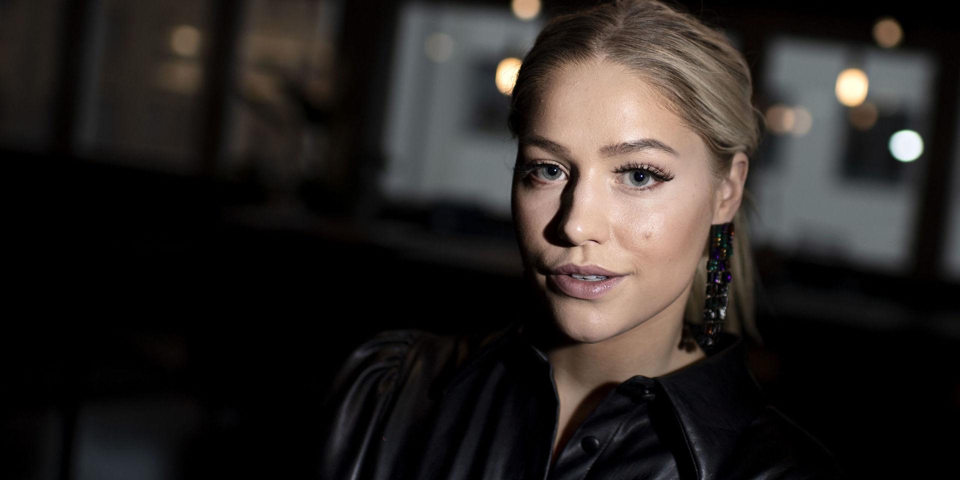 Klara Hammarström debuterar i Melodifestivalen med bidraget 'Nobody'.