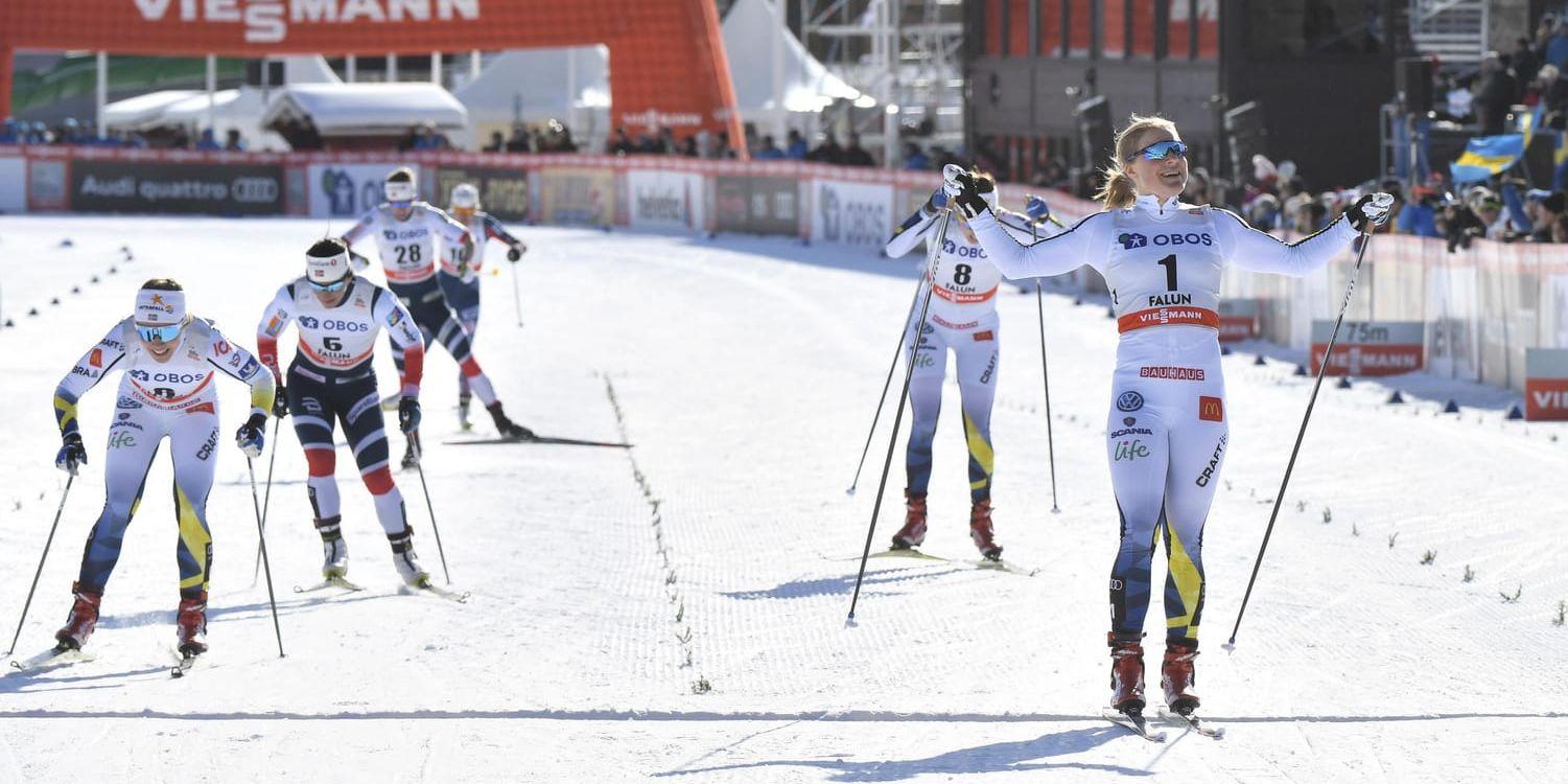 Etta, tvåa, fyra. Hanna Falk vann sprintfinalen i Falun före Jonna Sundling. Anna Dyvik blev fyra.