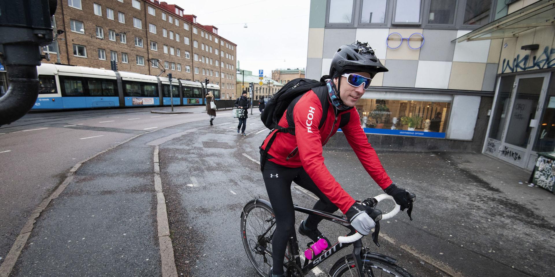 Otydligt, dåligt skyltat och mycket mixade zoner för gående och cyklister, sammanfattar Joel Klingspor.