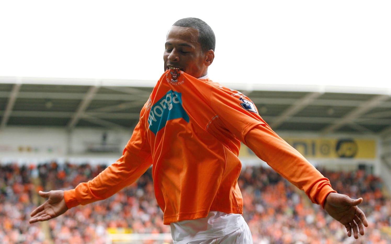 SUCCÈN. När Blackpool kämpade för nytt Premier League-kontrakt säsongen 2010-2011 skickade DJ Campbell in 13 mål. Ett fantastiskt facit i ett bottenlag. Foto: Bildbyrån
