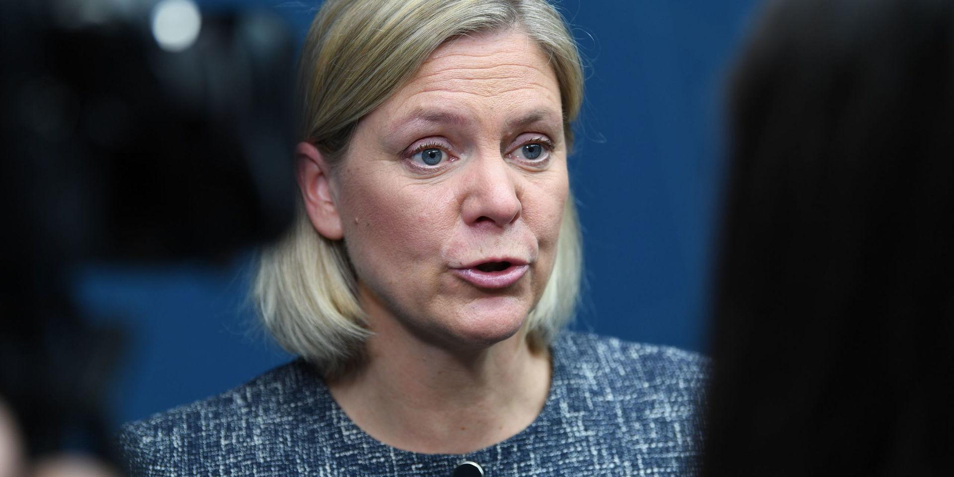 Finansminister Magdalena Andersson (S) låter betydligt dystrare nu än innan valet. 