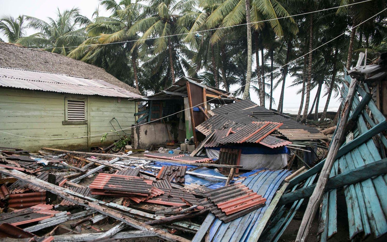 Många hus är jämnade med marken i Dominikanska republiken. Bild: TT