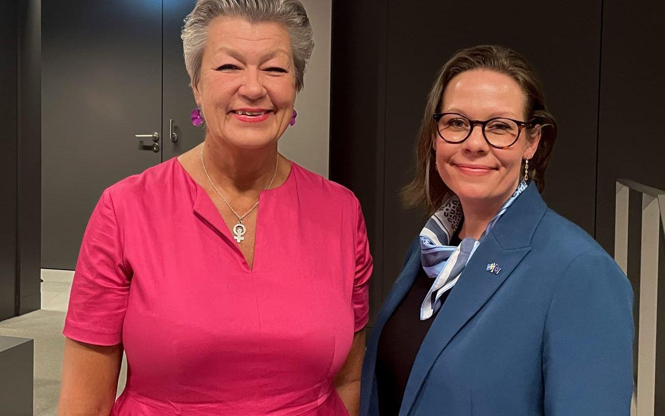 Nöjda miner på inrikeskommissionär Ylva Johansson (S) och migrationsminister Maria Malmer Stenergard (M) när EU-länderna sade ja till sin syn på migrationspakten i juni 2023. Arkivbild.