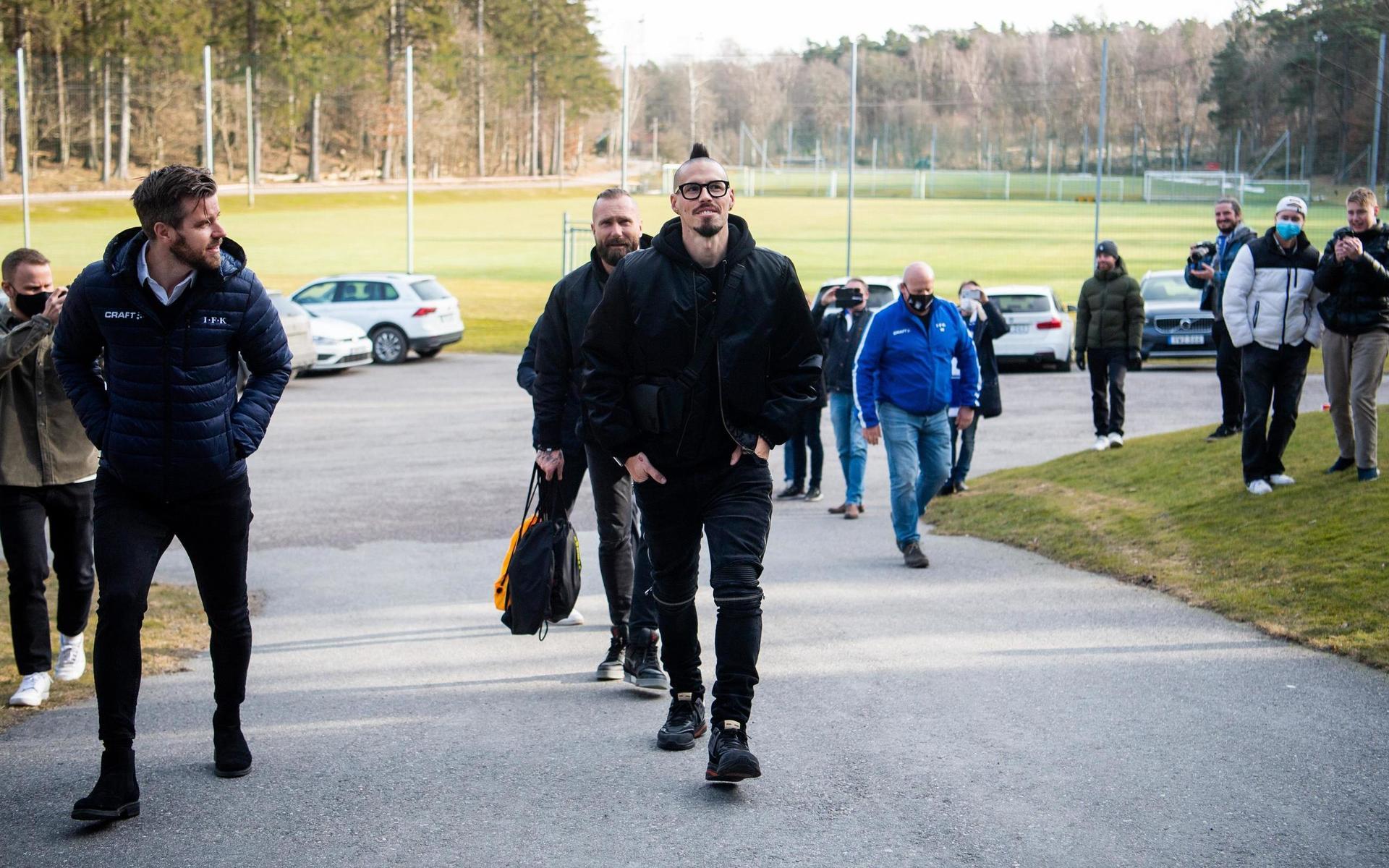 IFK Göteborgs nyförvärv Marek Hamsik anländer till Kamratgården.