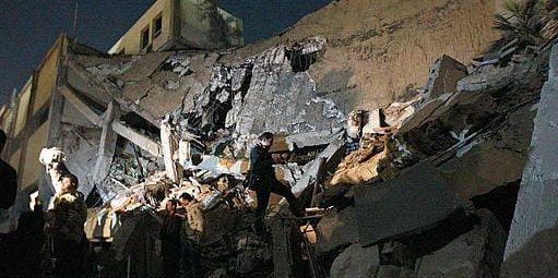 Skador på byggnaden som bombats i Gaddafis högkvarter.