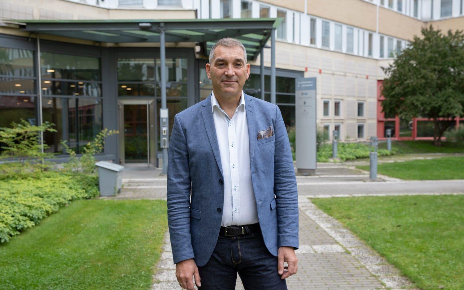 Lars Forssell, forskare och projektledare vid Totalförsvarets forskningsinstitut (FOI) med fokus på drönare och drönarhot. Pressbild.