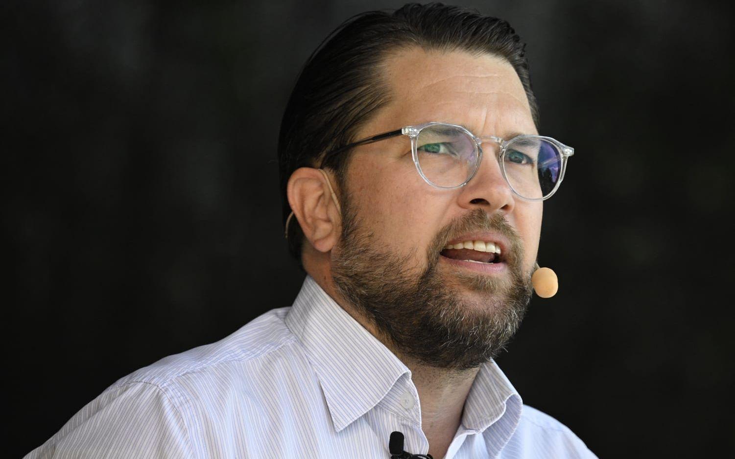 Jimmie Åkesson kan inte välja mellan Trump och Harris.