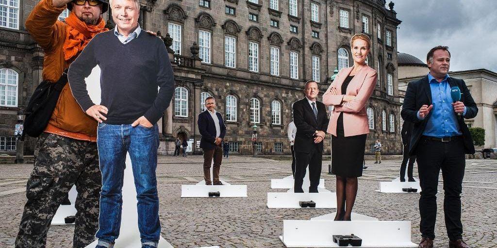 Vid Christiansborg går det att få en selfie med valets huvudfigurer.