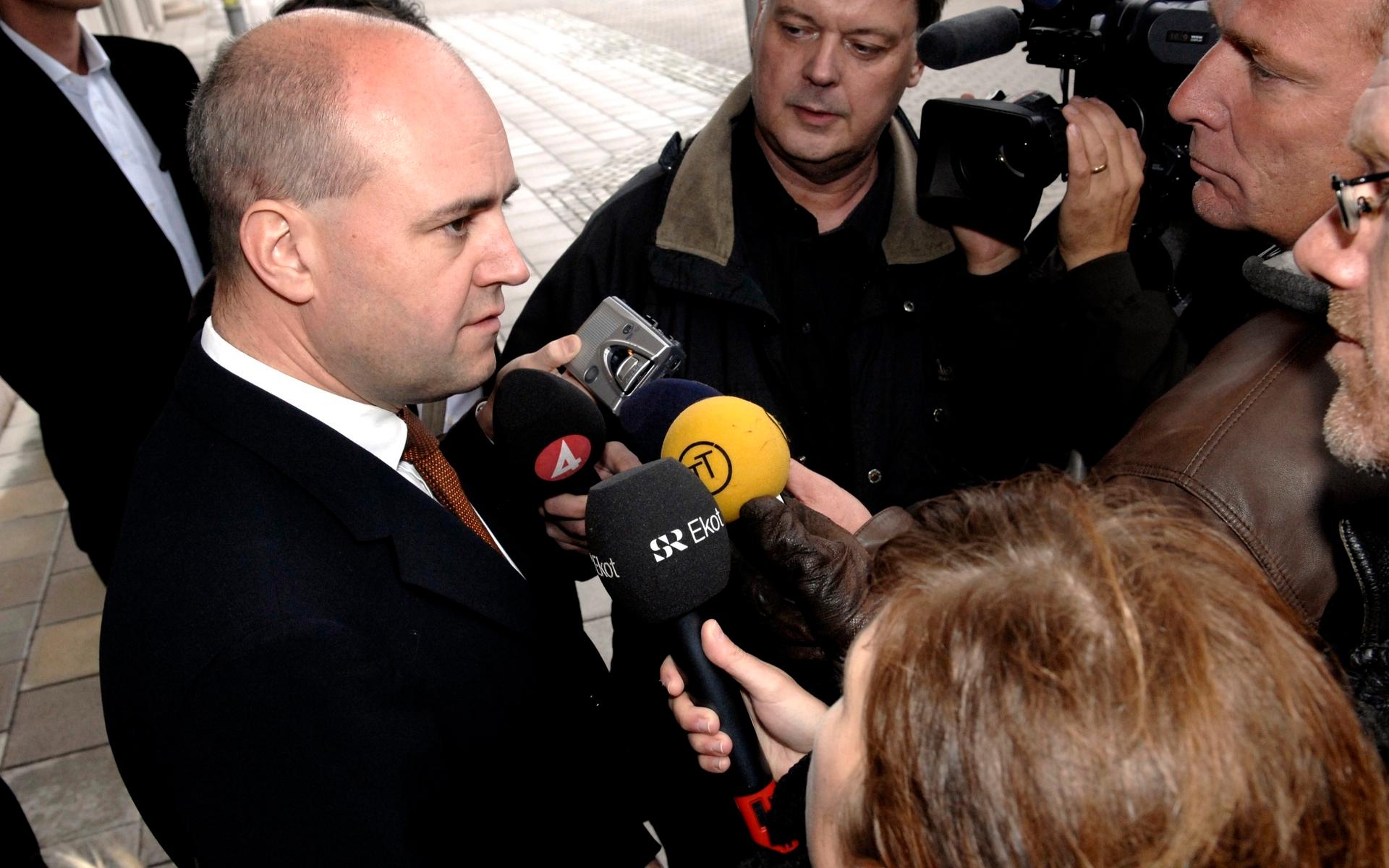 Vilks kontroversiella karikatyr gjorde avtryck även politiskt. Här ett uttalande av dåvarande statsminister Fredrik Reinfeldt, efter att terrorgruppen al-Qaida uttalat hot mot bland annat Lars Vilks.