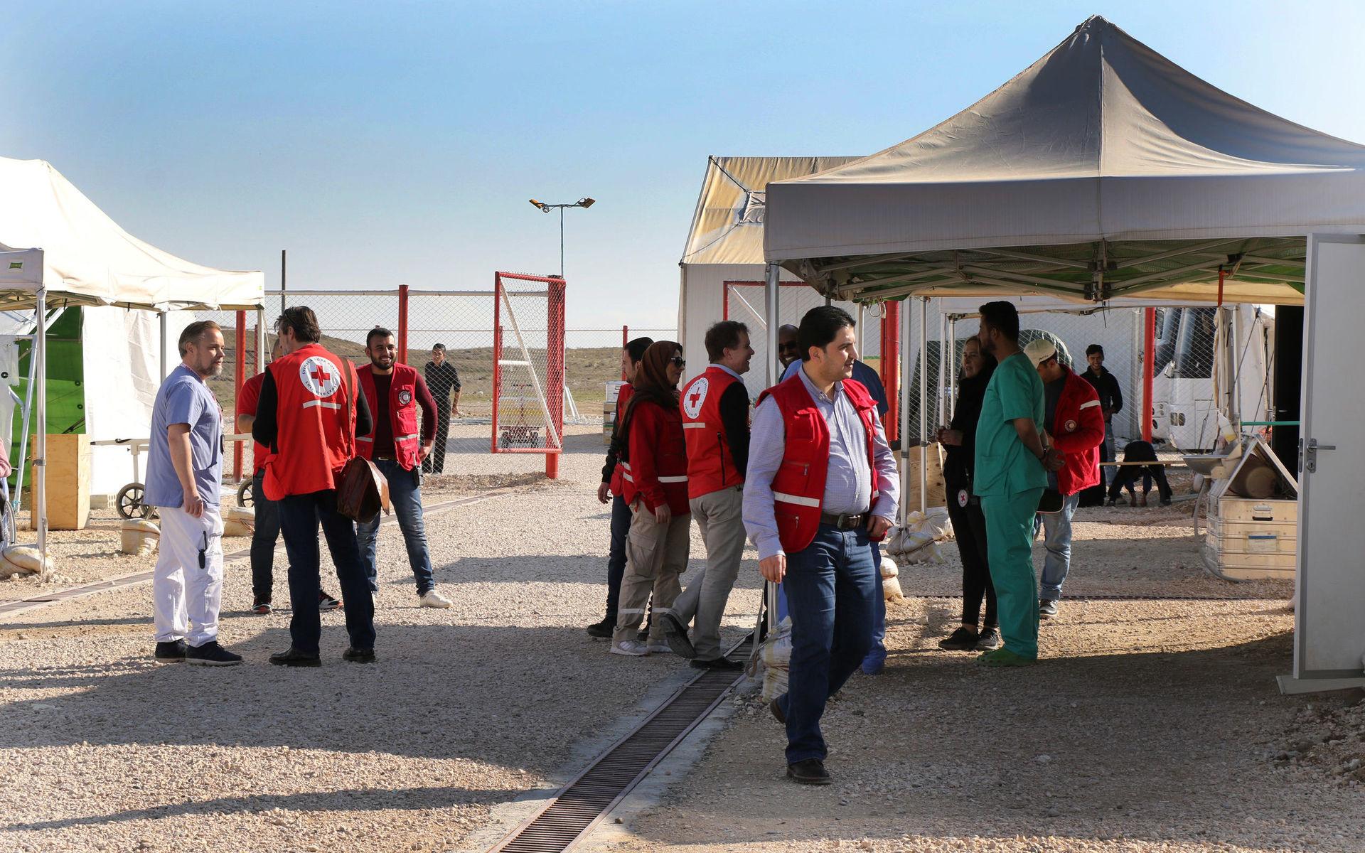 I flyktinglägret Al-Hol har Röda korset satt upp ett hälsocenter.
