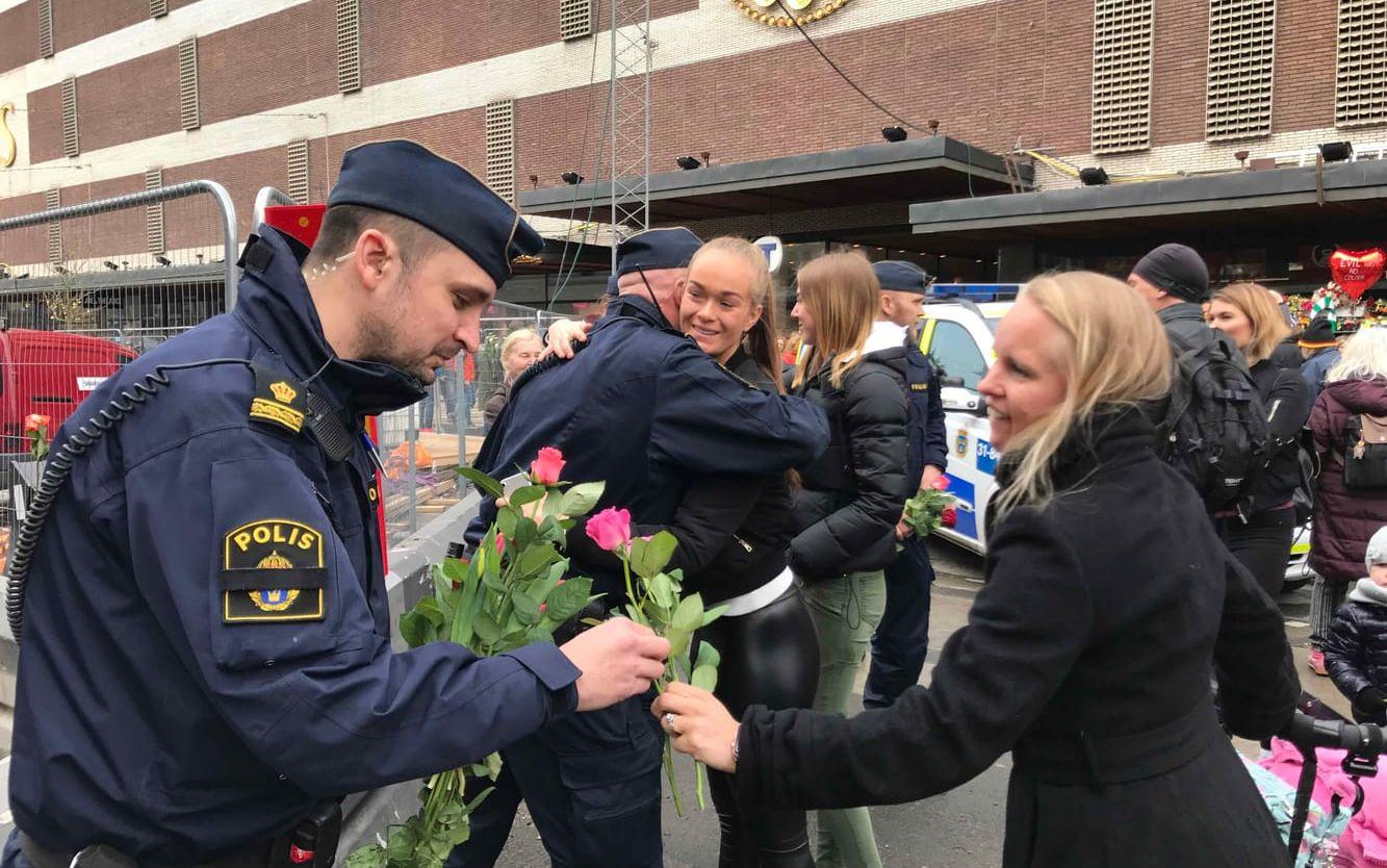 Blommorna fyller Stockholm av glada färger som behövs för att mota bort mörkret. Bild: Cecilia Vaccari