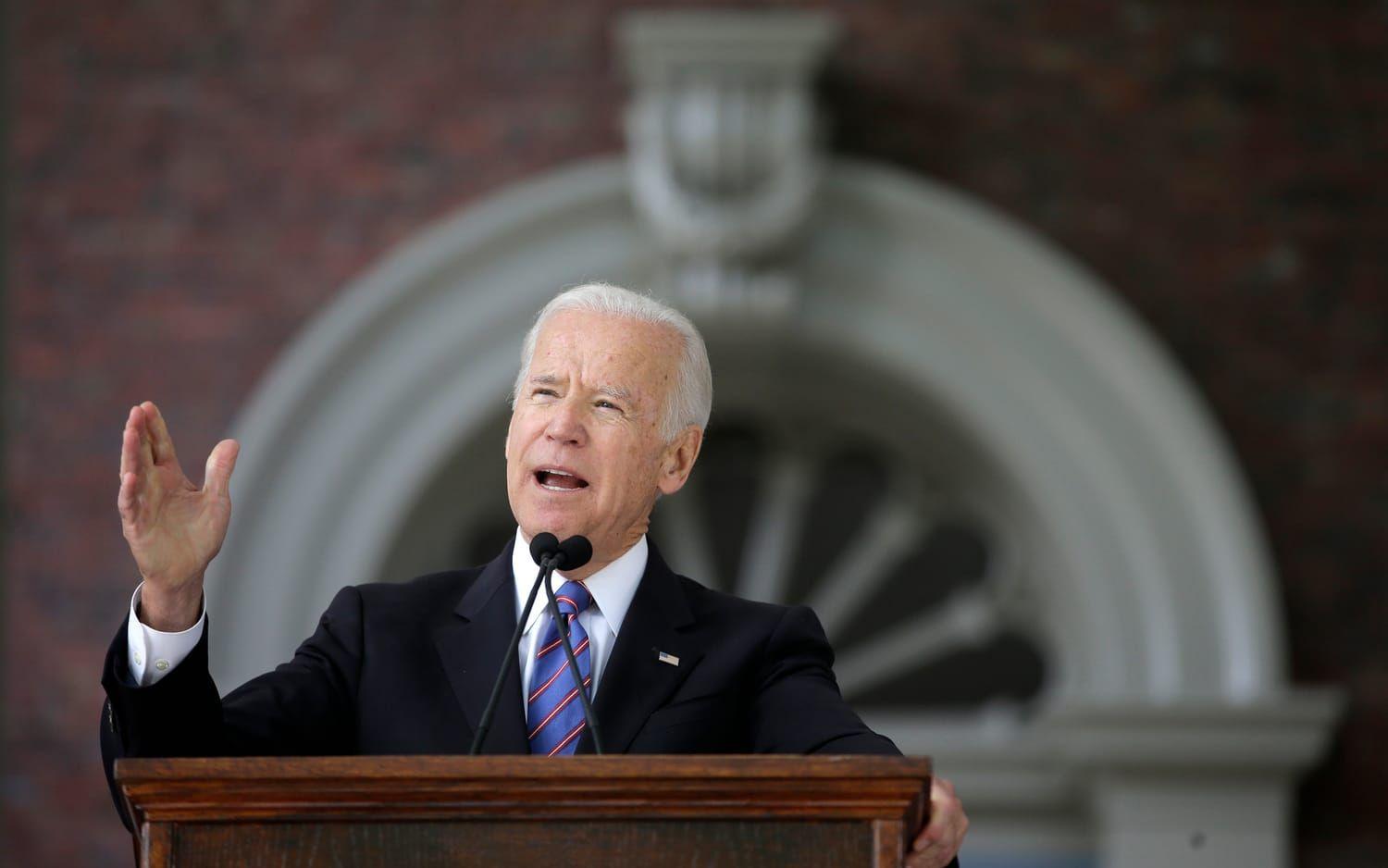 President Joe Biden menar att tisdagens mellanårsval är av största vikt och handlar om USA:s demokratiska framtid.