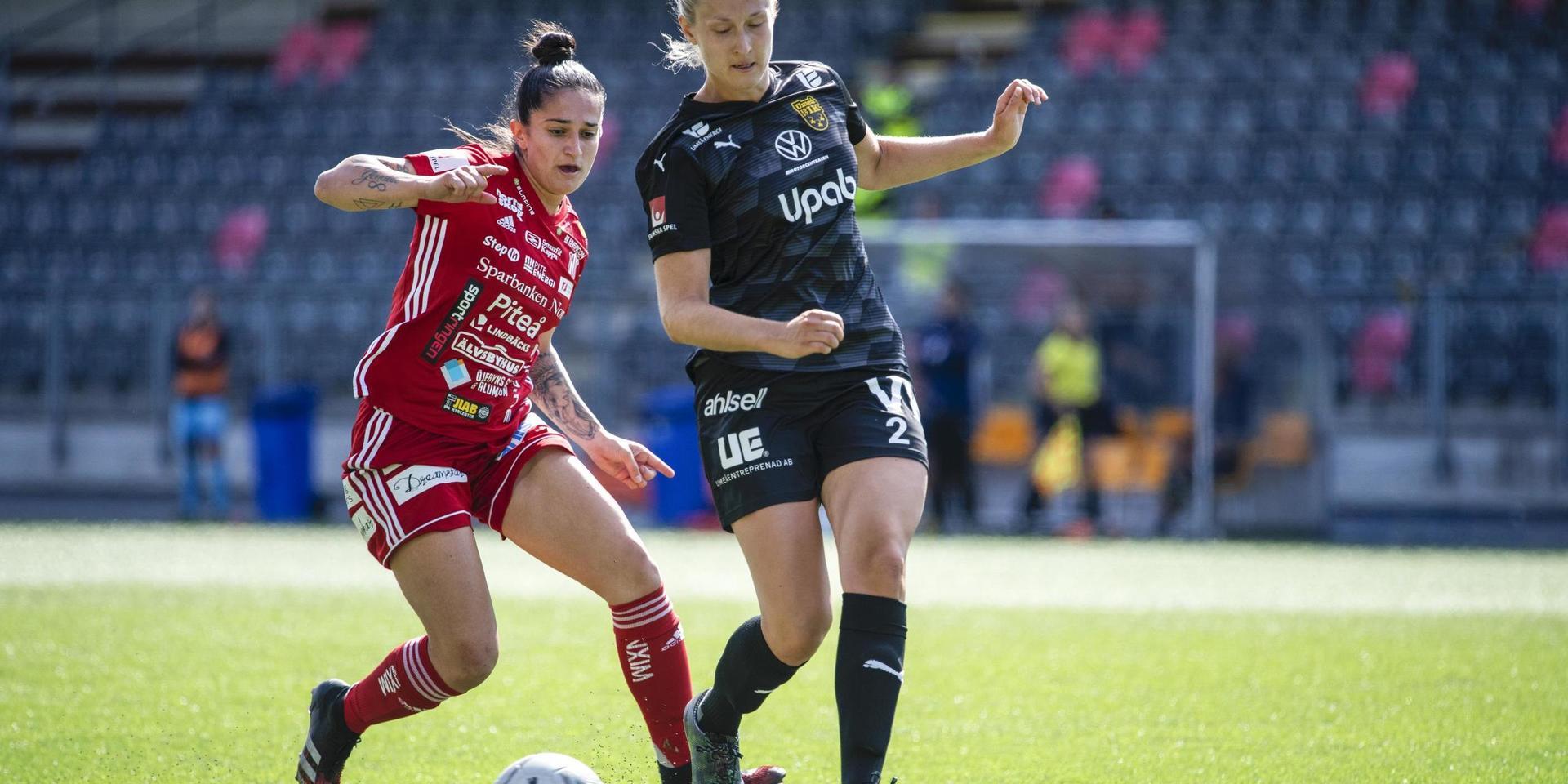 Piteås Fernanda Da Silva och Umeås Sanna Kullberg under lördagens derbypremiär i Umeå.