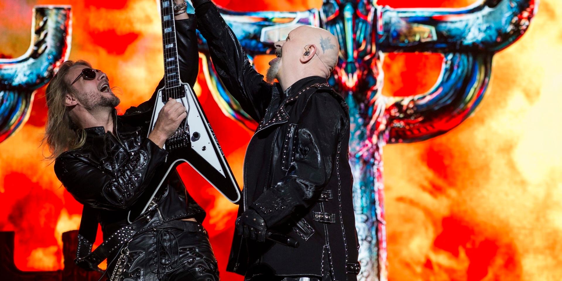 41-årige gitarristen i Judas priset, Richie Faulkner (till vänster) rockar loss med sångaren Rob Halford på musikfestivalen Hell and heaven i Mexico city 2018. Arkivbild. 
