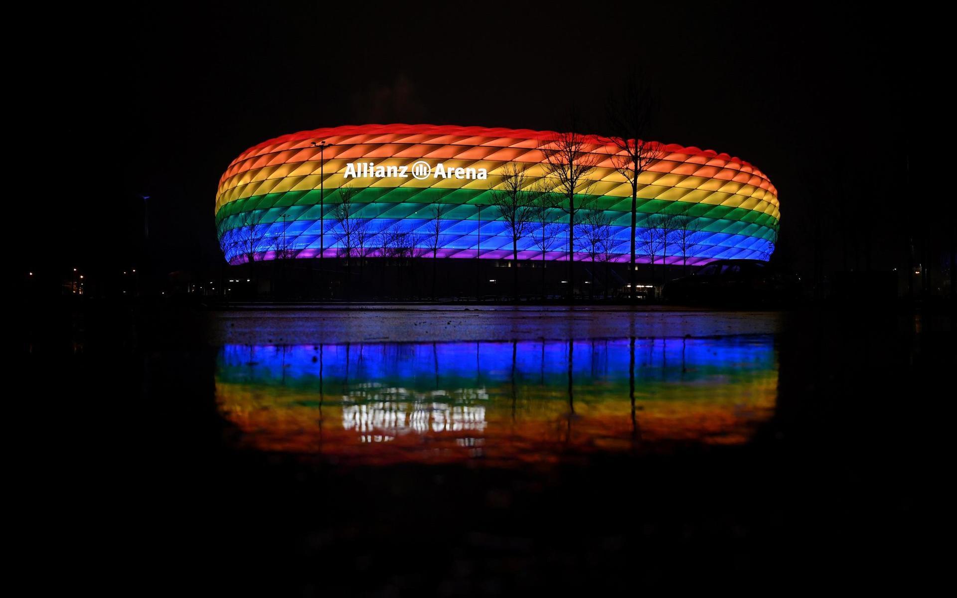 Allianz arena var planerad att lysa i regnbågens färger under Tysklands möte med Ungern. 