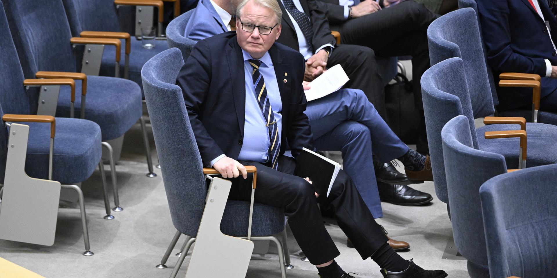 Sveriges försvarsminister Peter Hultqvist (S) under Nato-debatten på måndagen. 