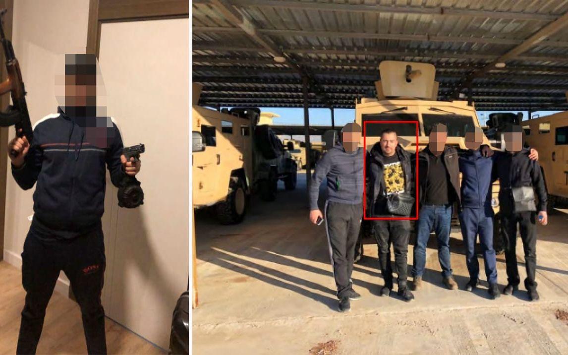 Gängtoppen poserar med vapen. Han syns också på en gruppbild på besök hos Foxtrotledaren Rawa Majid (tvåa från vänster) i Irak 2020. Den nu åtalade mannen står näst längst till höger. 