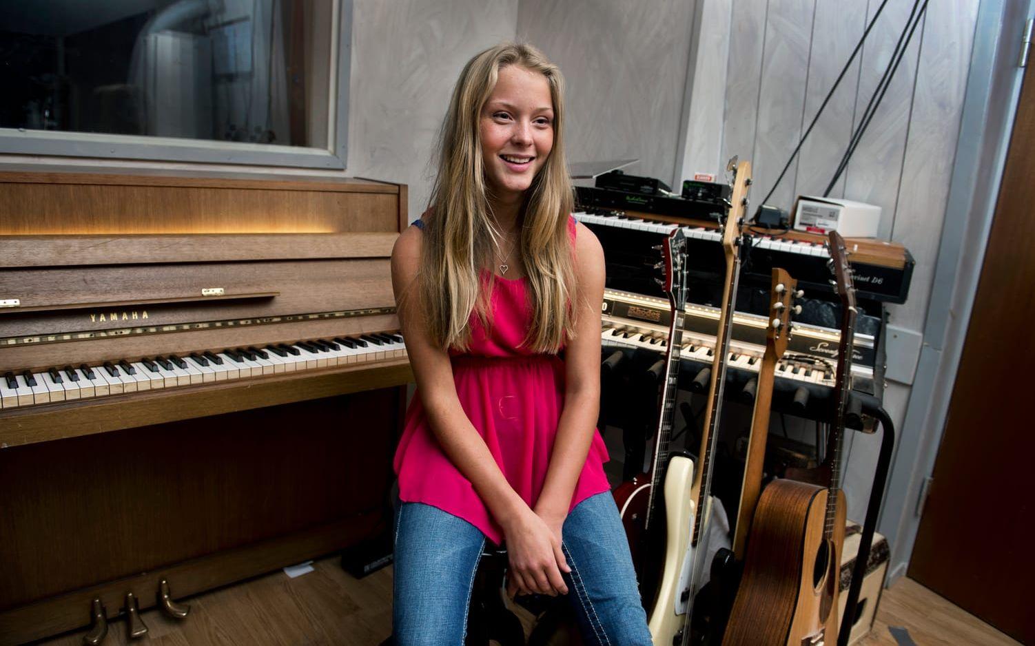 JANUARI 2013. En 15-årig Zara Larsson skivdebuterade med Uncover.