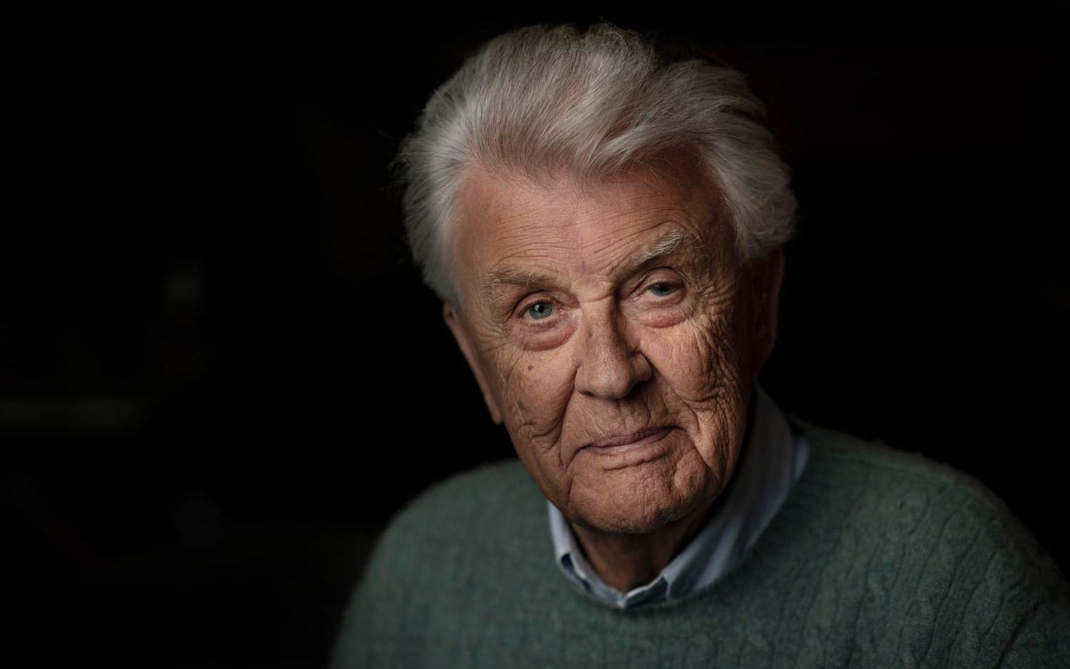 Artisten Sven-Bertil Taube är död. Den folkkäre artisten blev 87år.