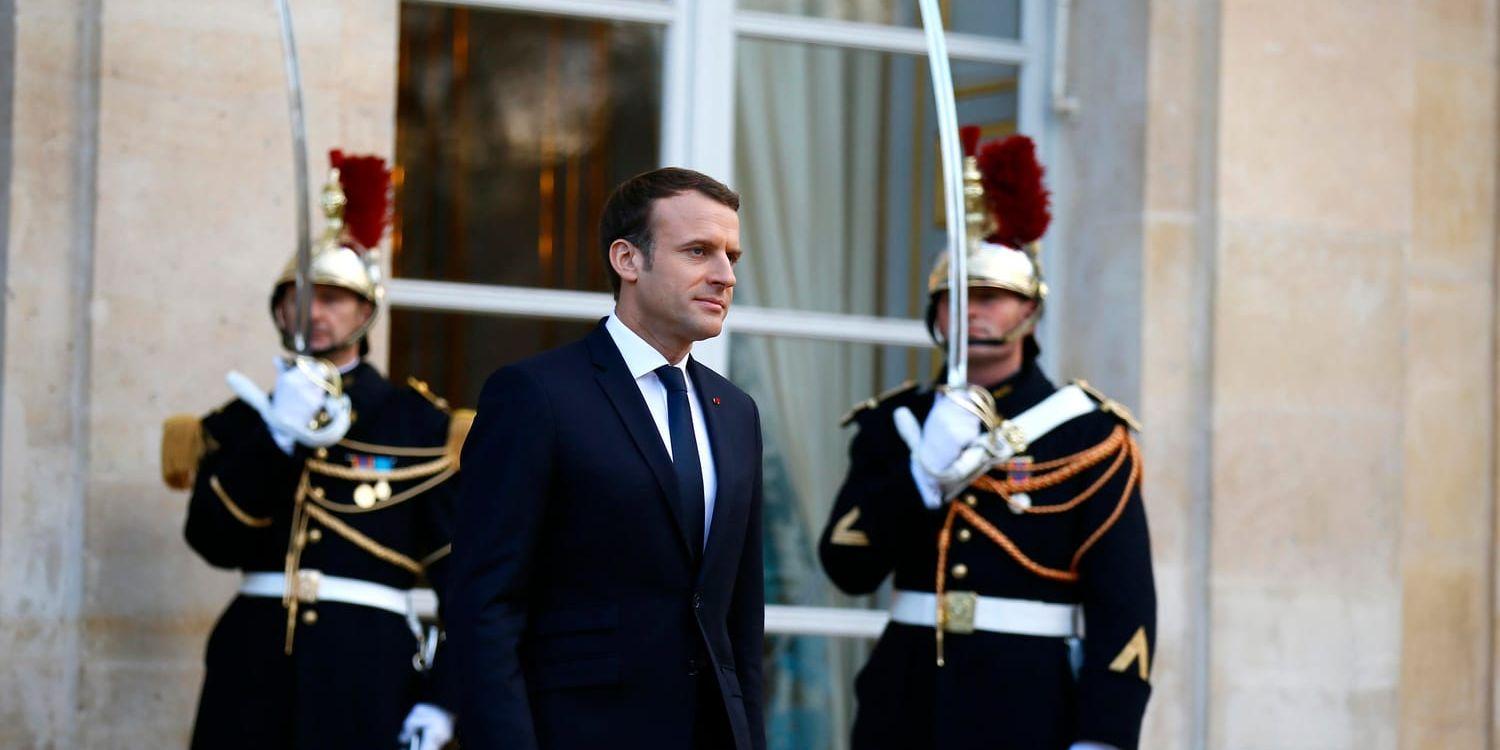 "Vi är väldigt långt från målet i Parisavtalet om att begränsa uppvärmningen till under två grader", säger Frankrikes president Emmanuel Macron.